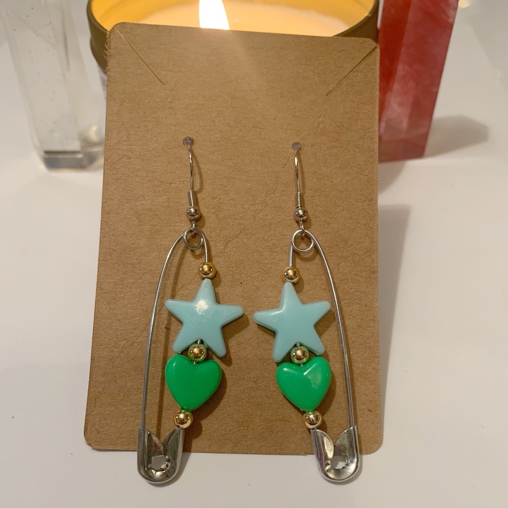 Safety Pin Earrings 💚
